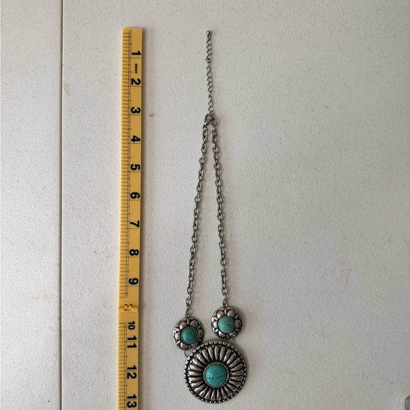 Southwest Turquoise and Silver Floral Necklace Rustic Cowgirl Country Statement - Picture 4 of 4